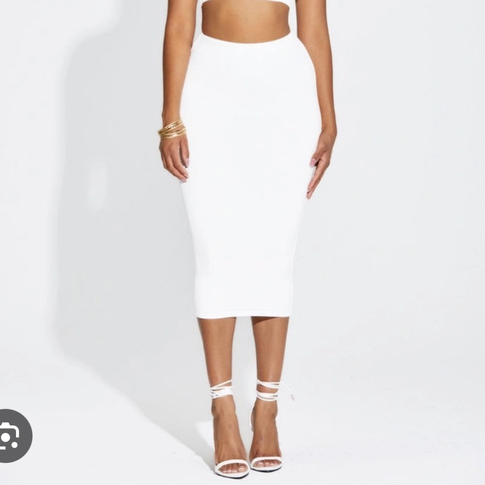 Naked wardrobe Bandeau Skirt 🤍